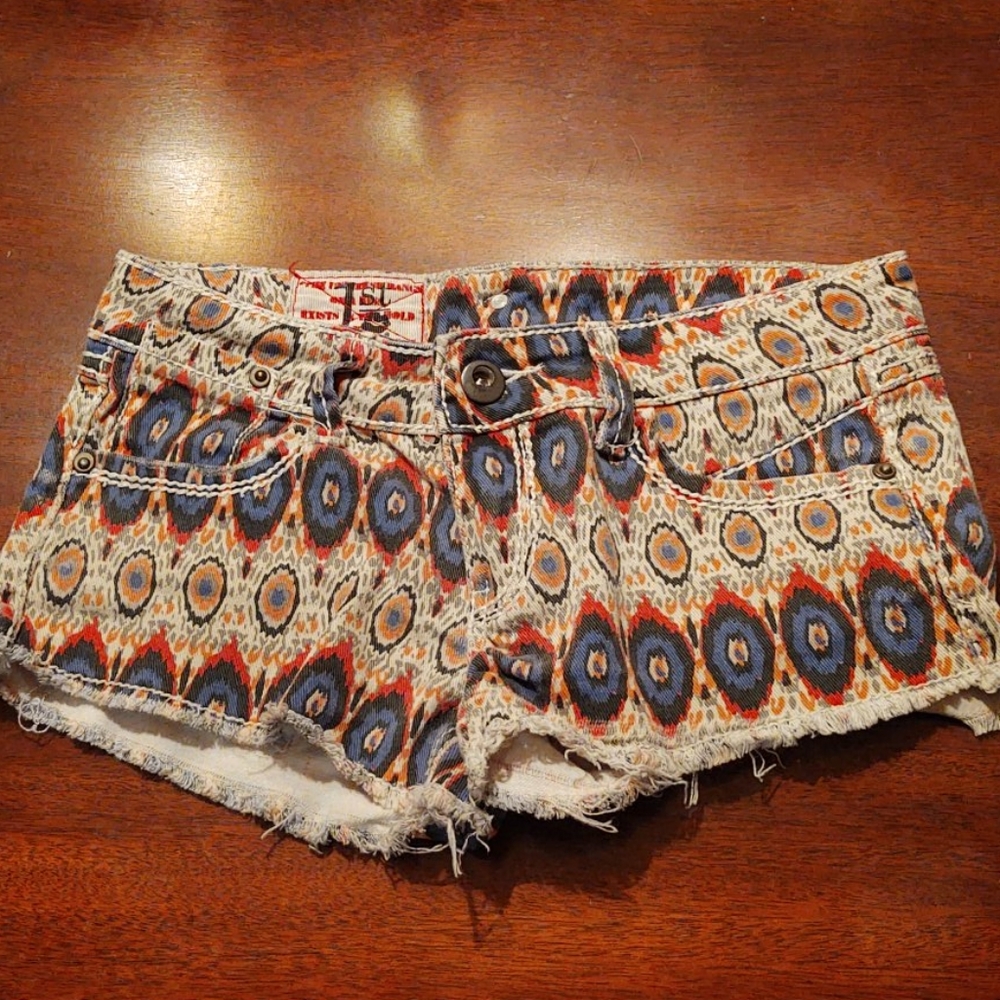 1st kiss low rise shorts